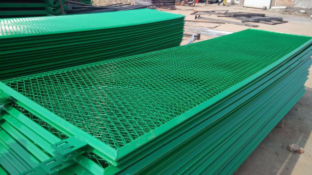 濟南高速公路中間防護網(wǎng)